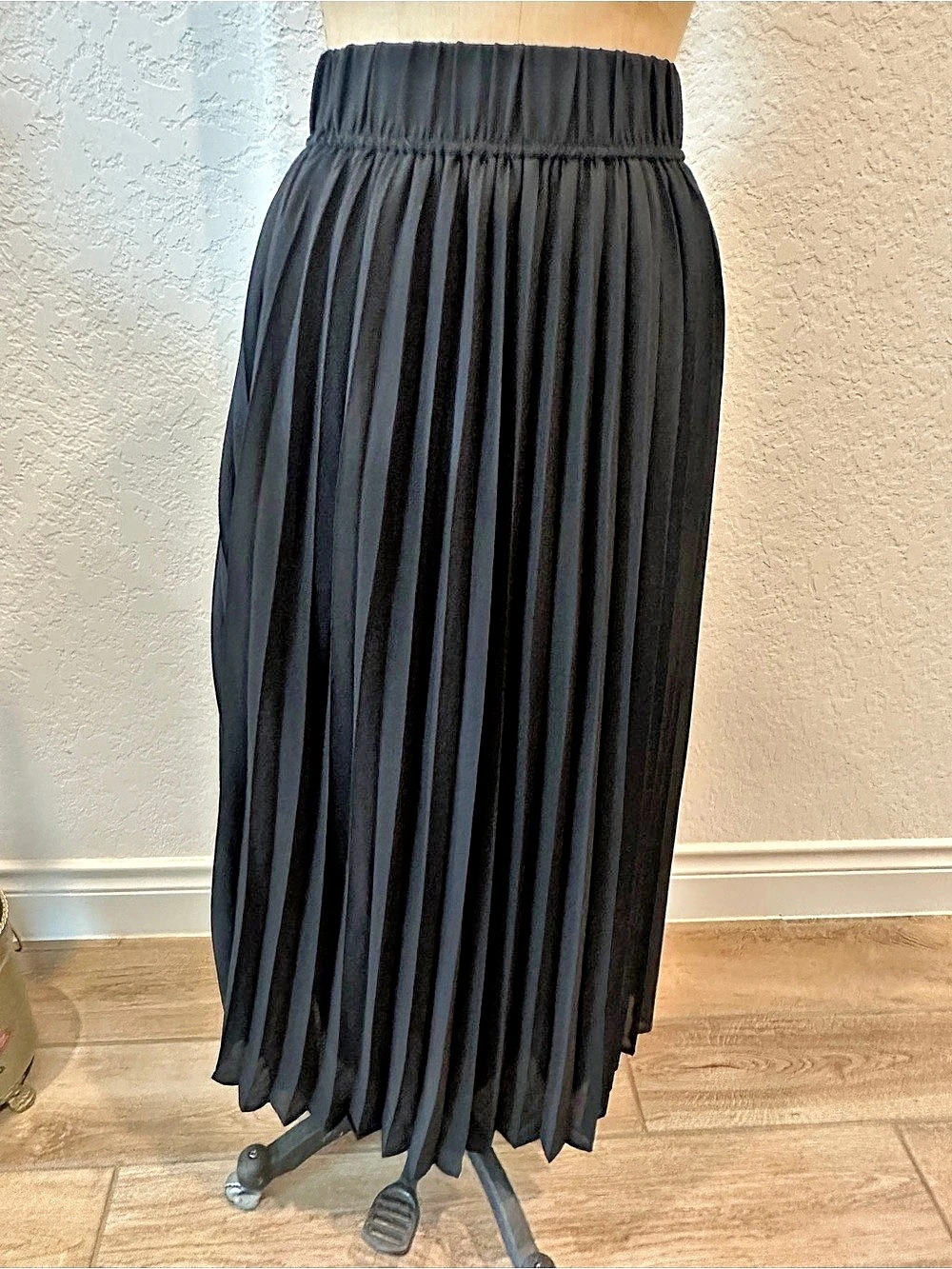 Lark & Grey Black Pleated Maxi Skirt